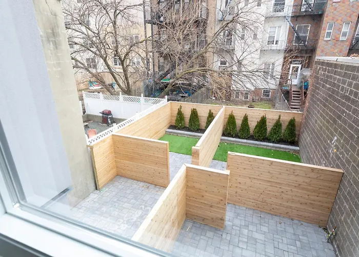 Sun-Kissed 3Br Loft With Patio Minutes To Nyc