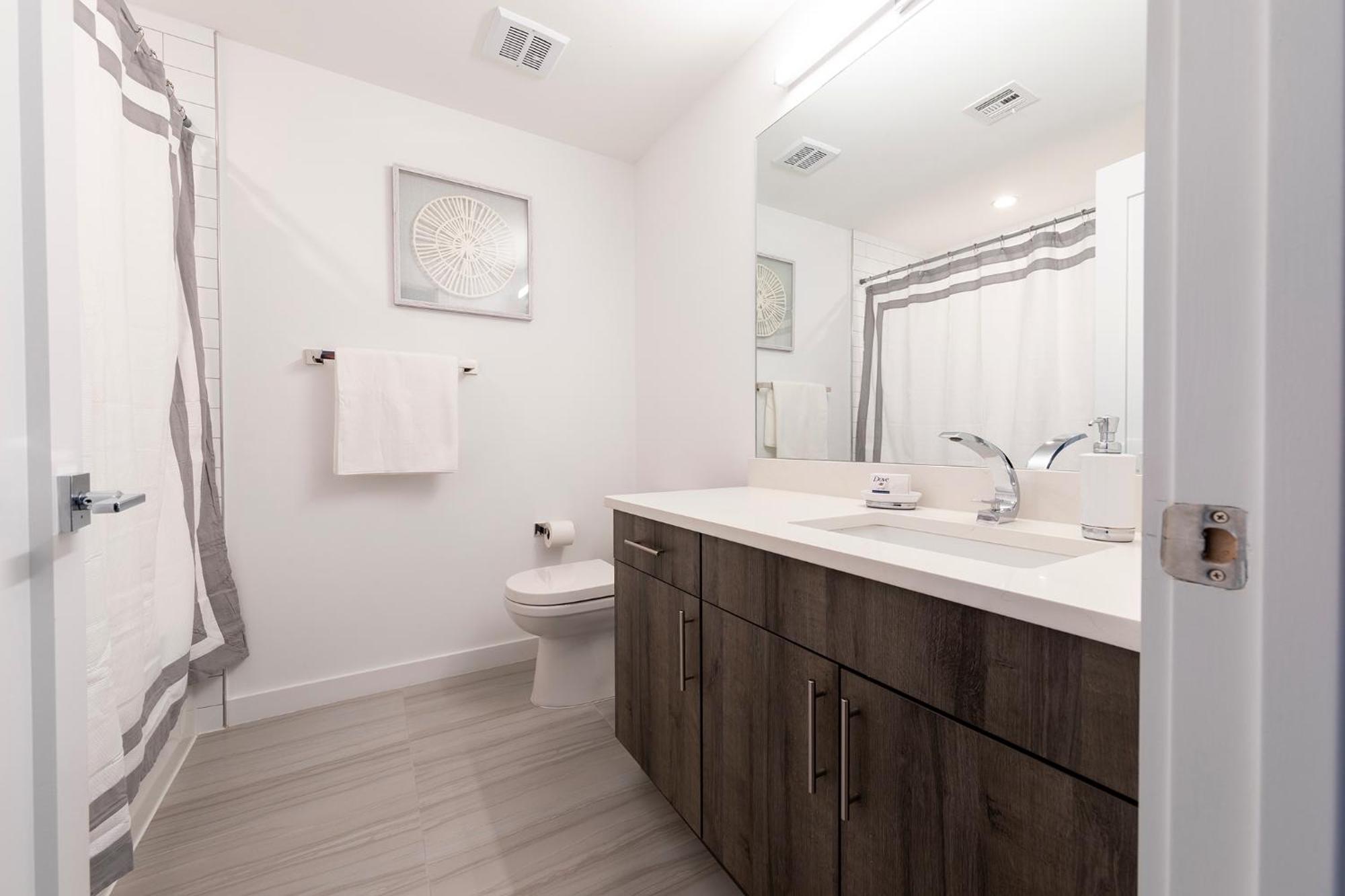 Sun-kissed 3br Loft With Patio Minutes To Nyc Apartment