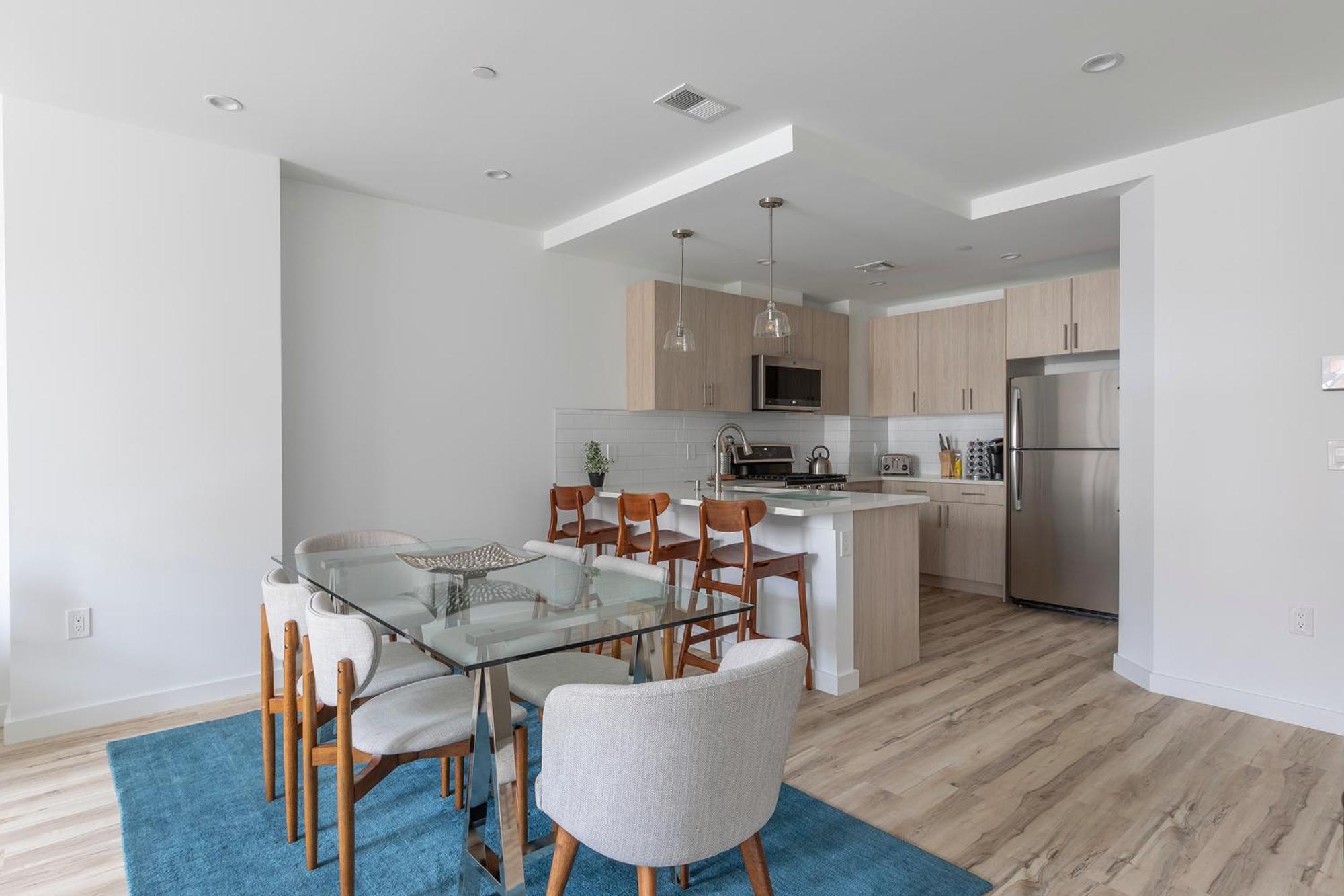 Sun-kissed 3br Loft With Patio Minutes To Nyc *