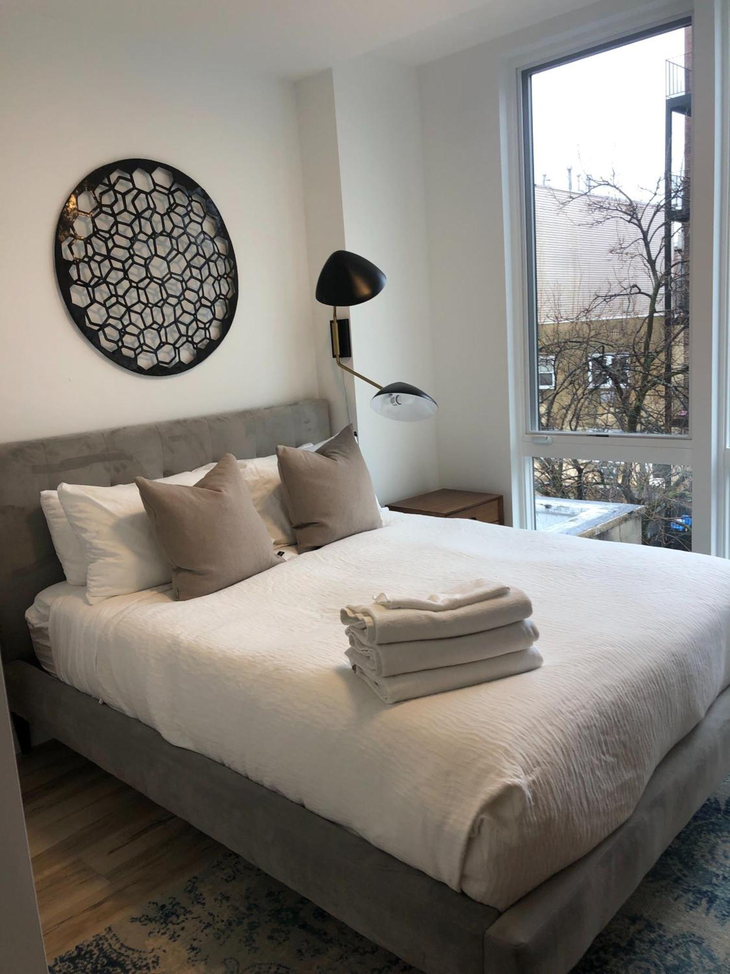 Apartment Sun-kissed 3br Loft With Patio Minutes To Nyc